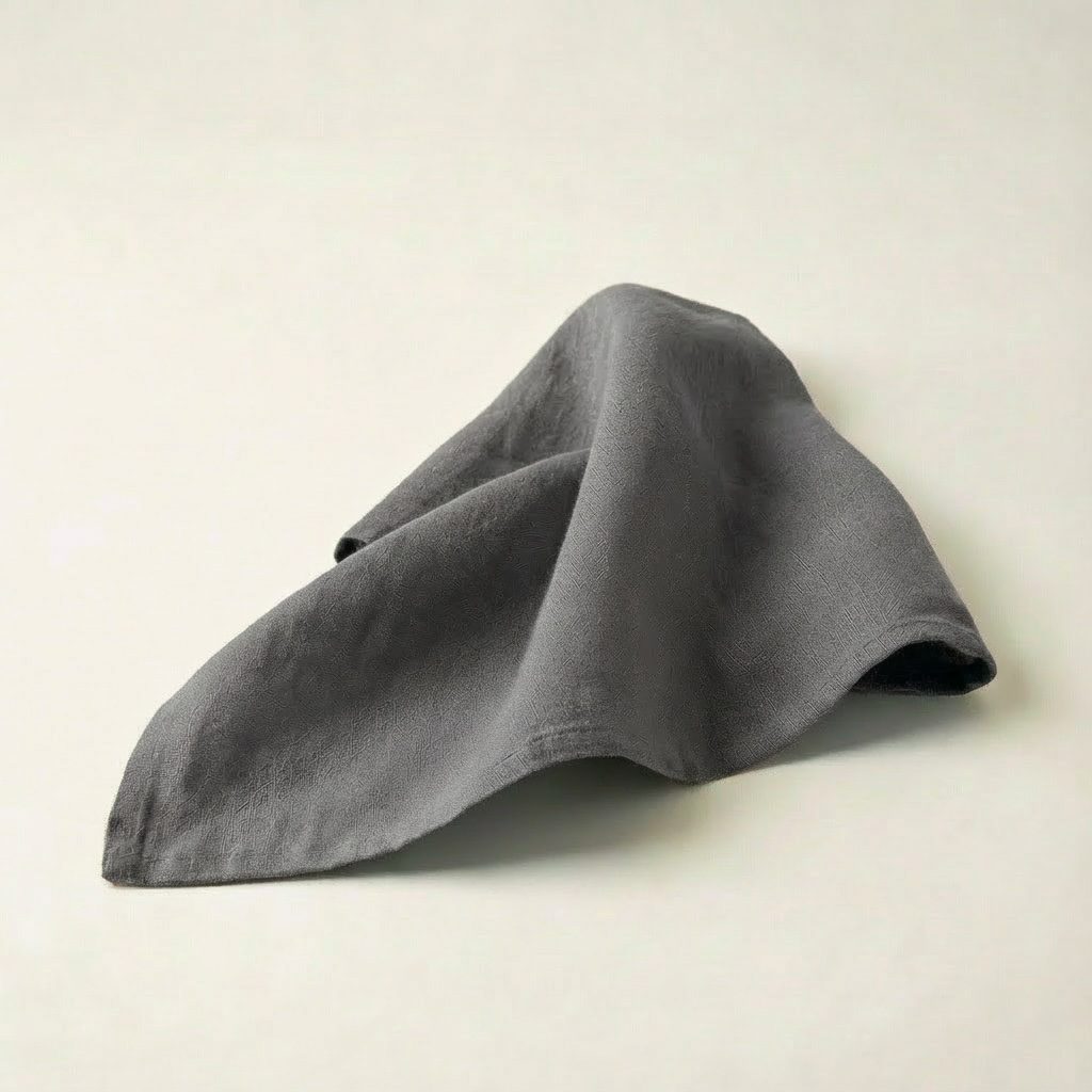 Linen napkins in graphite grey